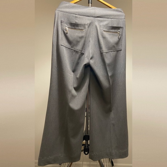 Stylish Gray Dress Pants by Le Lis Blanc (Size 6) - Picture 2 of 3